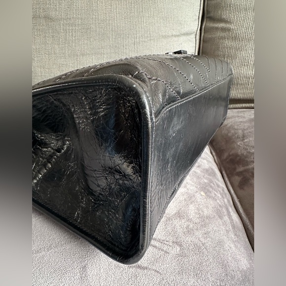 YSL MEDIUM NIKKI TOTE - EXCELLENT CONDITION!! - Picture 8 of 14